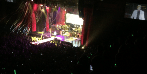 Streamers fly for the Copacabana finale! 